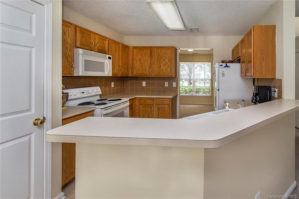 8202 Fox Swamp Road Charlotte, NC 28215 - Photo 7 of 24 Gallery Image 7
