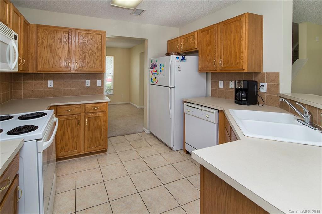 8202 Fox Swamp Road Charlotte, NC 28215 - Photo 8 of 24 Gallery Image 8