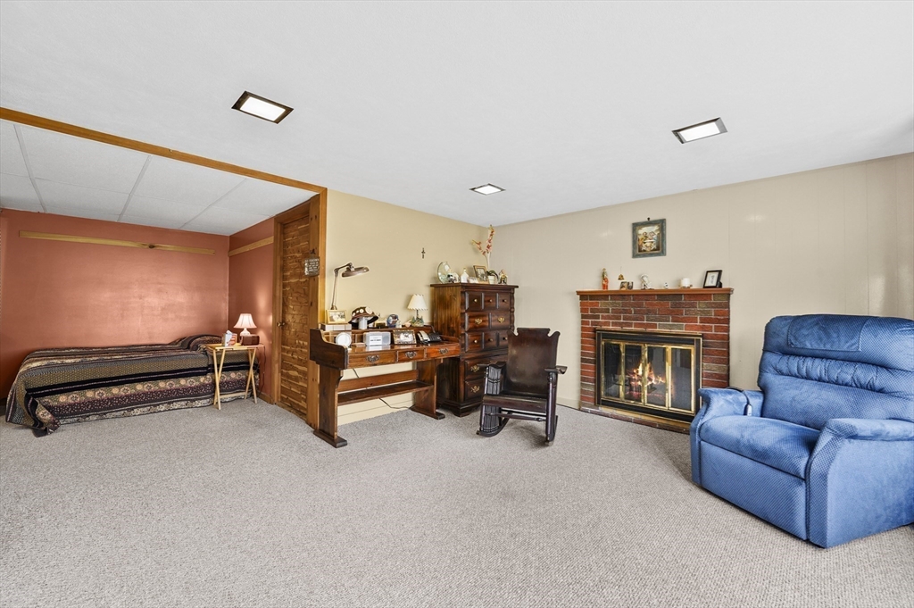 21 Leslie Road Worcester, MA 01605 - Photo 25 of 41