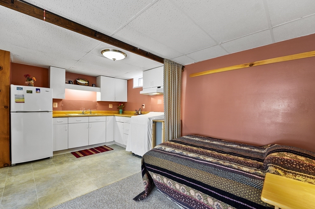 21 Leslie Road Worcester, MA 01605 - Photo 27 of 41