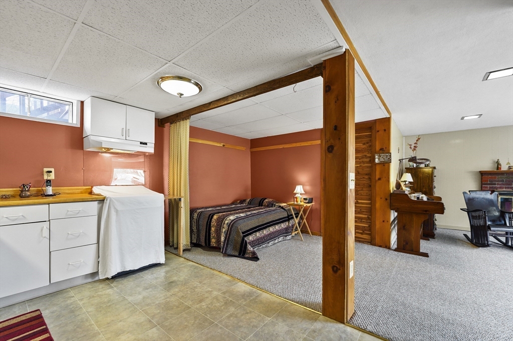 21 Leslie Road Worcester, MA 01605 - Photo 28 of 41