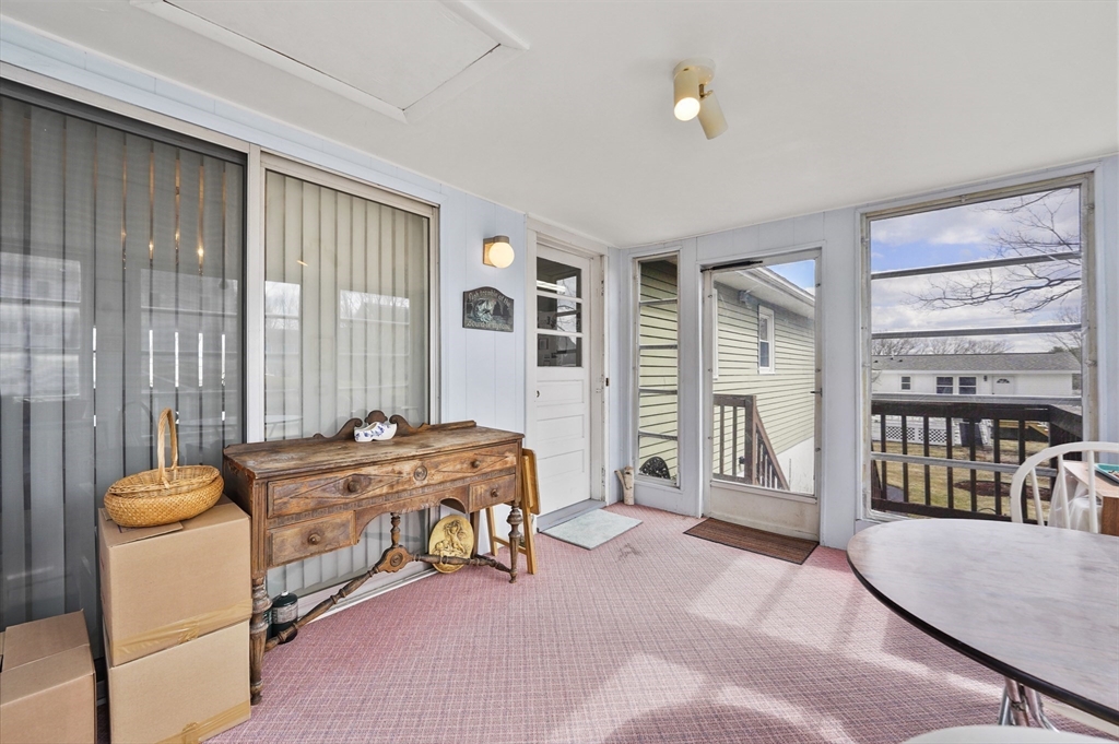 21 Leslie Road Worcester, MA 01605 - Photo 32 of 41