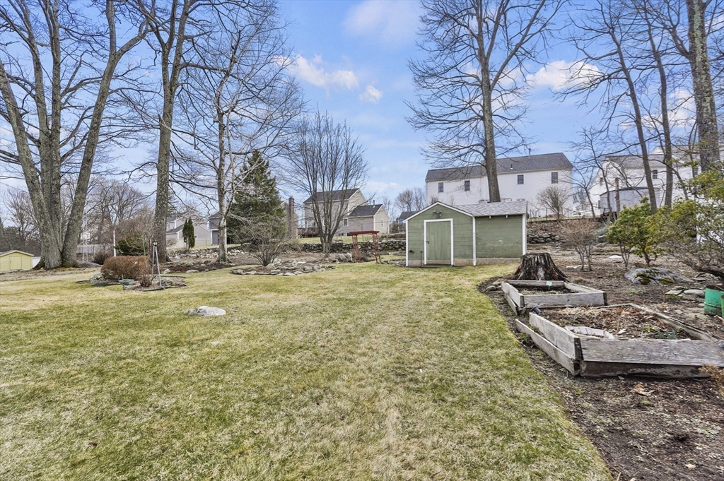 21 Leslie Road Worcester, MA 01605 - Photo 37 of 41