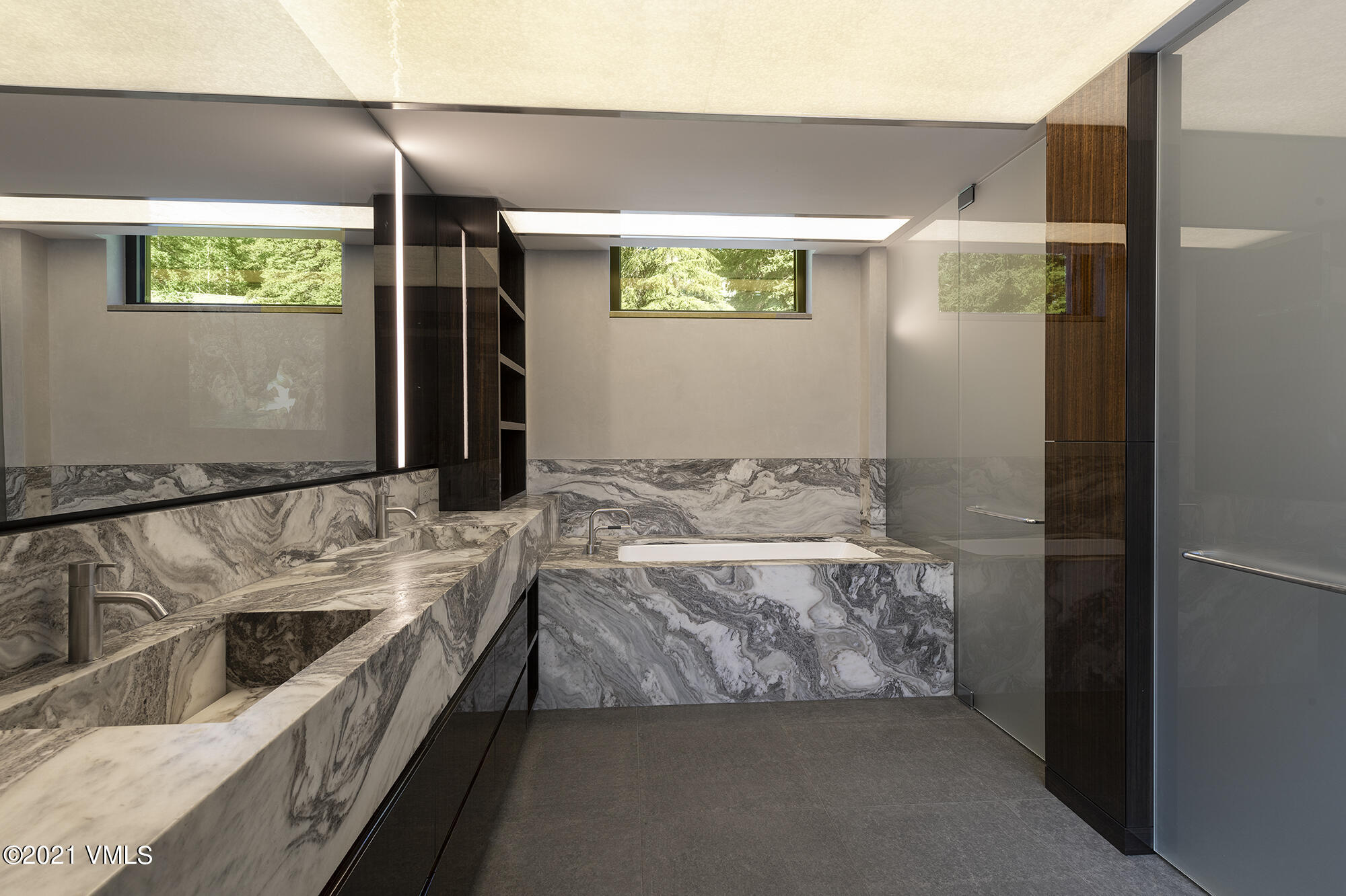 463 Beaver Dam Road Vail, CO 81657 - Photo 11 of 21 Owner Bathroom Summer