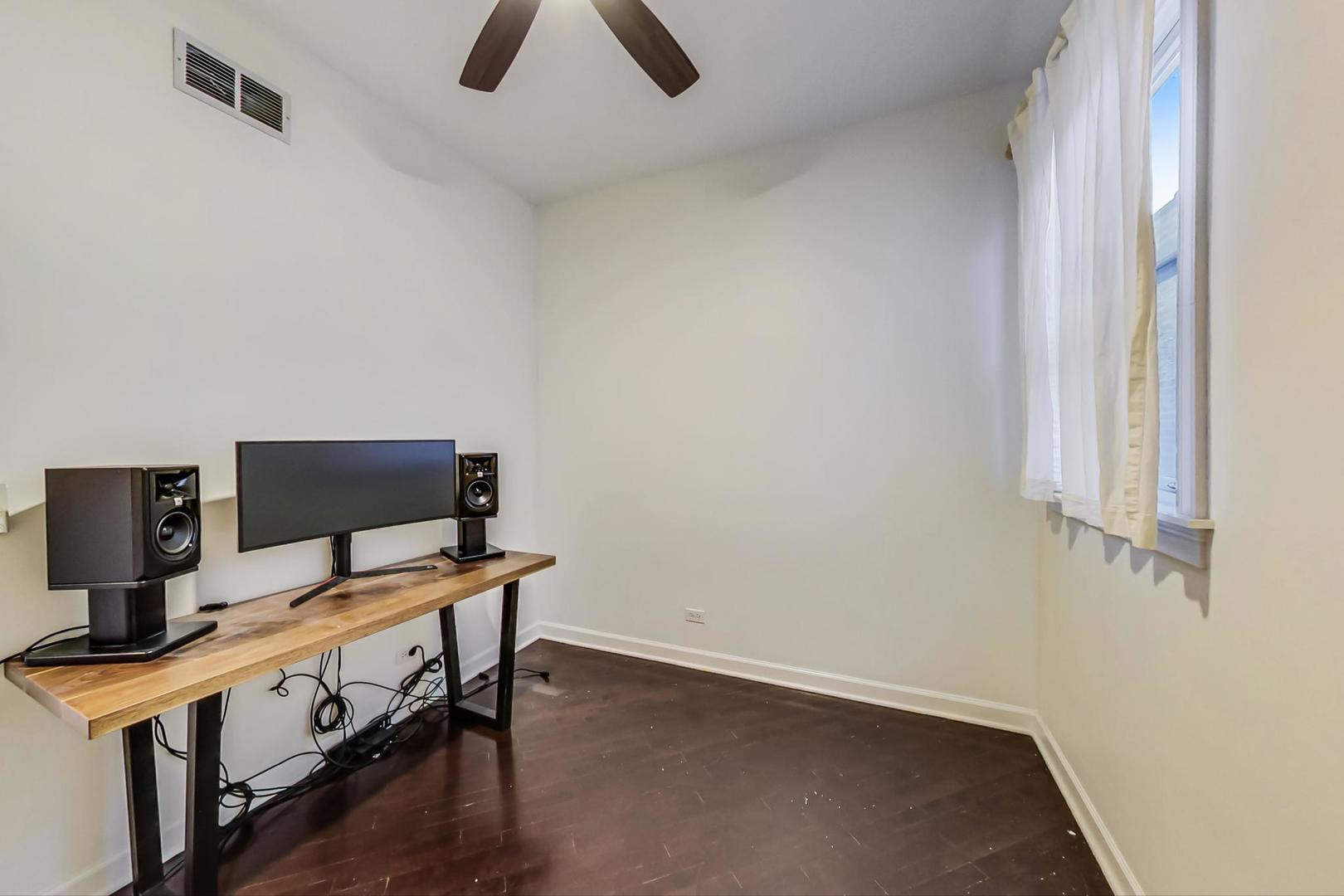 2128 West Walton Street, Unit 3W Chicago, IL 60622 - Photo 8 of 25 a view of workspace with natural light