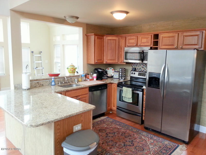 260 West Lakeview Road Lackawaxen, PA 18435 - Photo 6 of 37