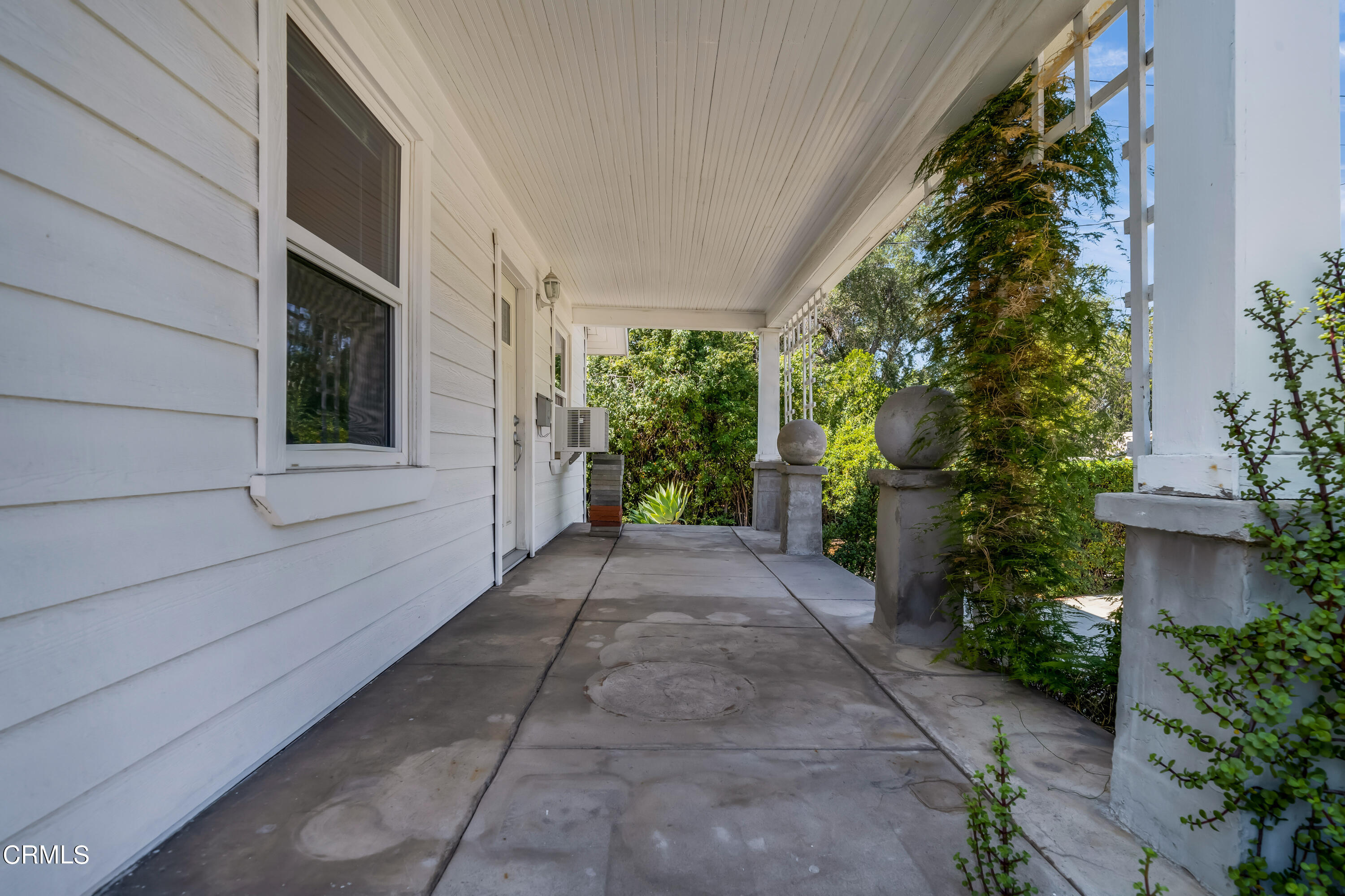 6520 Valmont Street Tujunga, CA 91042 - Photo 10 of 35 a porch with seating space
