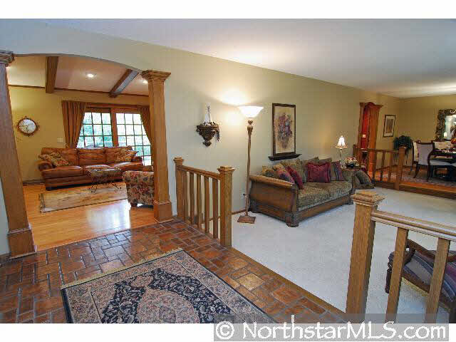 4480 Hunters Ridge Road Minnetonka, MN 55345 - Photo 2 of 10