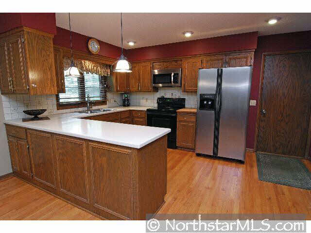 4480 Hunters Ridge Road Minnetonka, MN 55345 - Photo 3 of 10