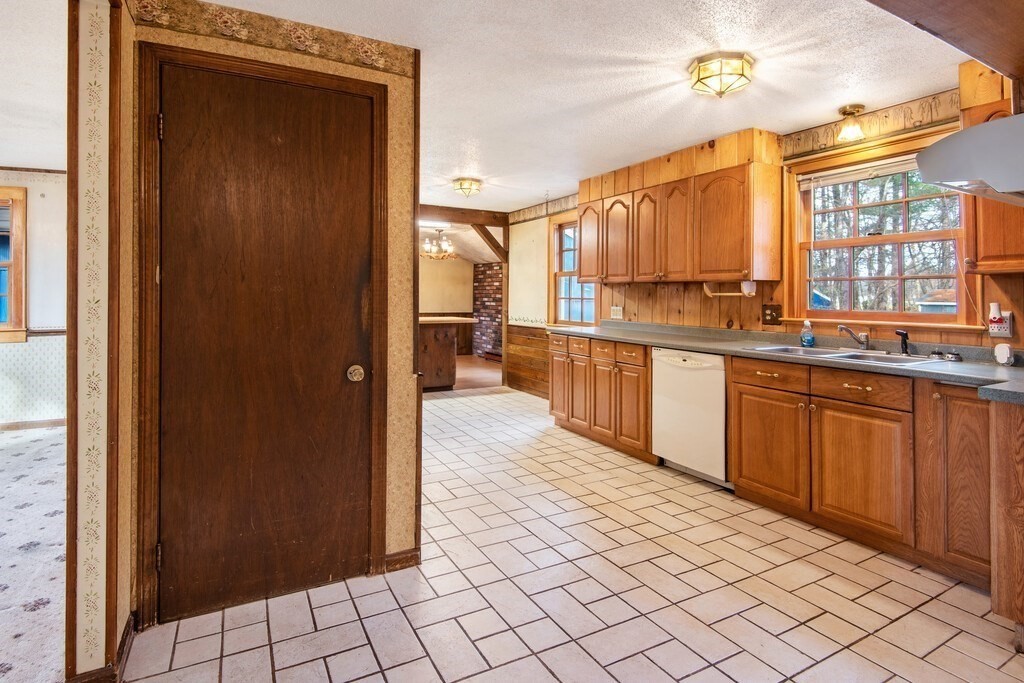 11 Beech Street Oxford, MA 01540 - Photo 17 of 40 a large bathroom with a sink a mirror and a shower
