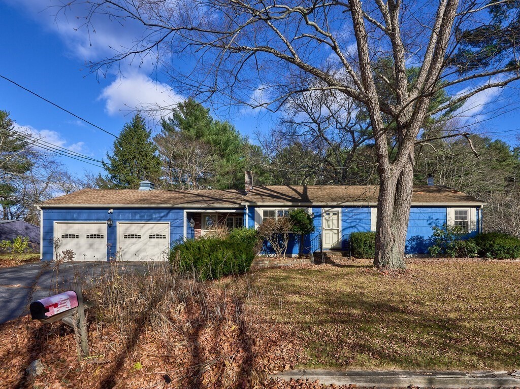 11 Beech Street Oxford, MA 01540 - Photo 2 of 40 front view of a house with a yard