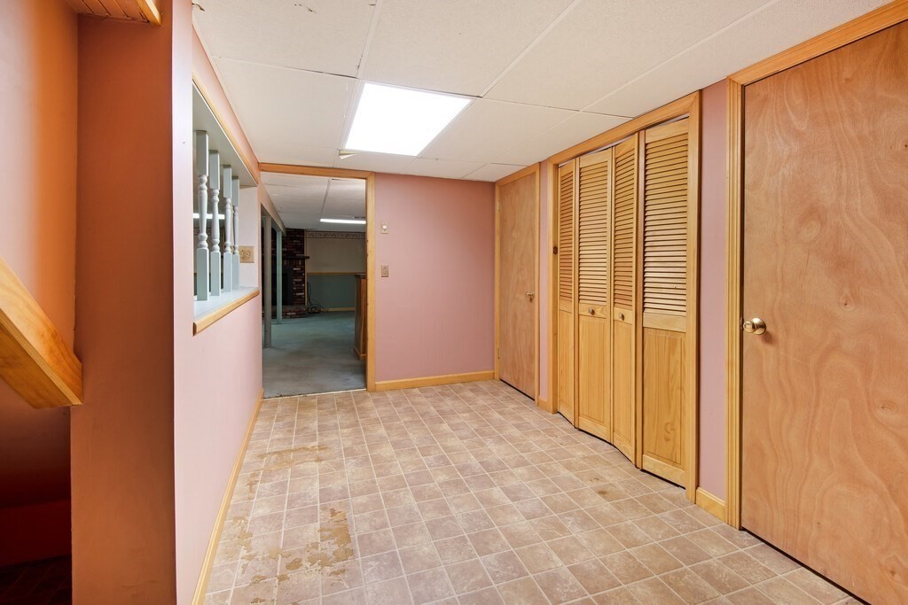 11 Beech Street Oxford, MA 01540 - Photo 35 of 40 wooden floor in a gallery