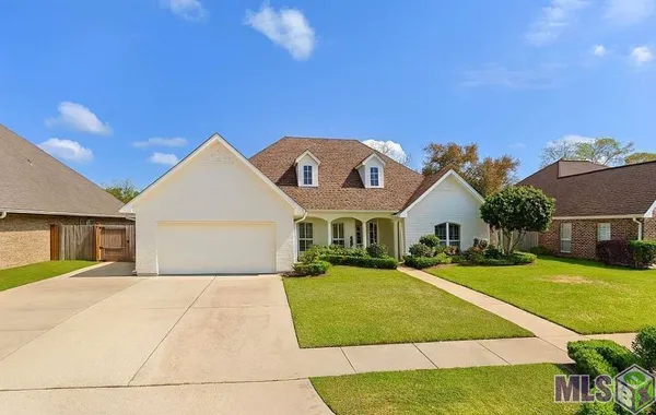 $460,000 | 401 Riverside Drive, Berwick, LA 70342