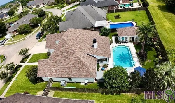 $460,000 | 401 Riverside Drive, Berwick, LA 70342