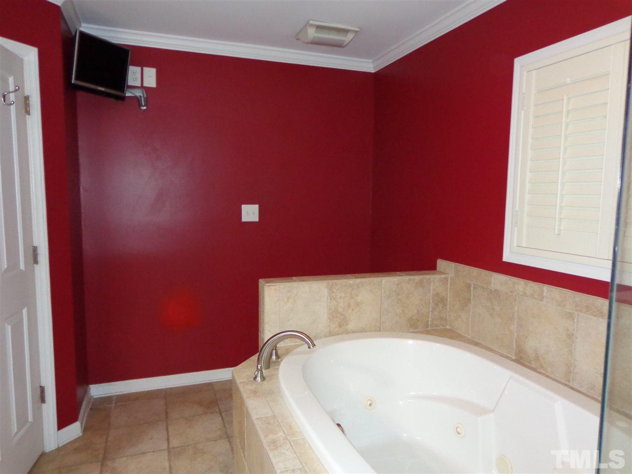 4408 Old Colony Road Raleigh, NC 27613 - Photo 7 of 21