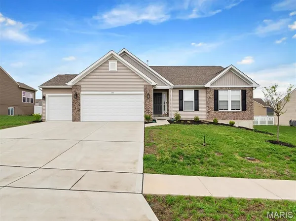 $385,000 | 144 Winter Wheat Trail, Pacific, MO 63069