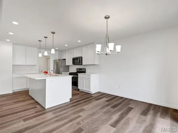 $385,000 | 144 Winter Wheat Trail, Pacific, MO 63069