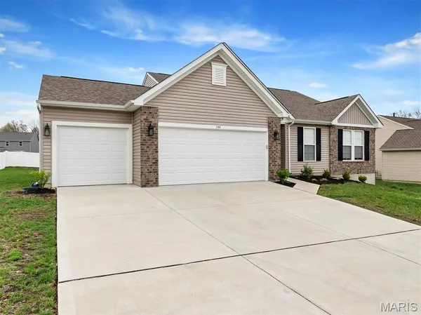 $385,000 | 144 Winter Wheat Trail, Pacific, MO 63069