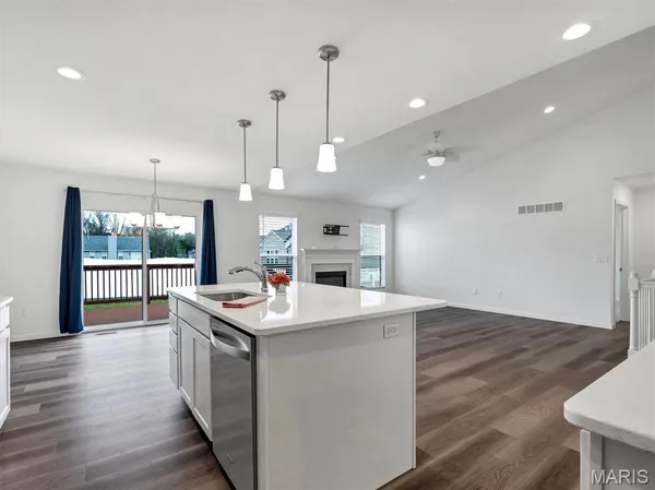 $385,000 | 144 Winter Wheat Trail, Pacific, MO 63069