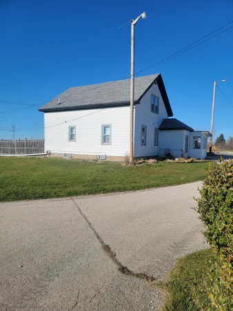 $1,500 | 8323 Highway 41, Caledonia, WI 53108