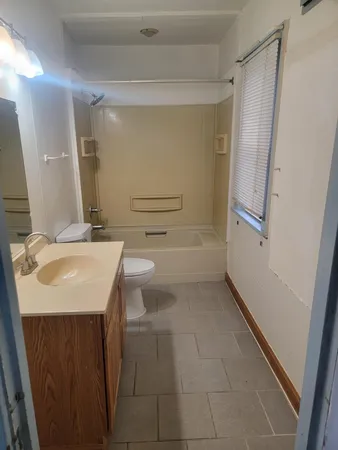 $1,500 | 8323 Highway 41, Caledonia, WI 53108