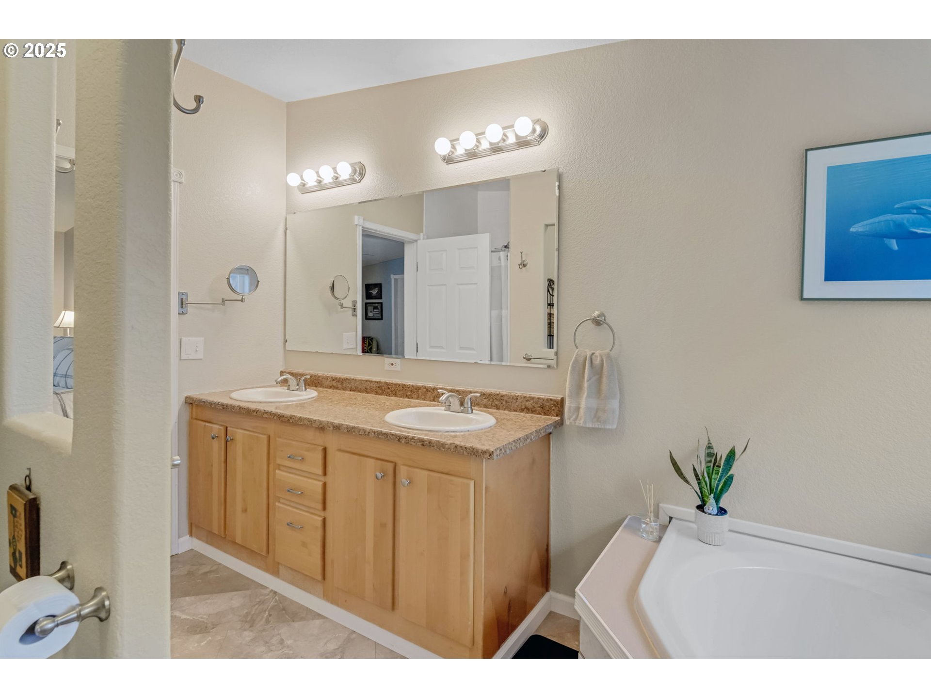 171 Car Road Longview, WA 98632 - Photo 15 of 45 a bathroom with a sink a vanity and a mirror