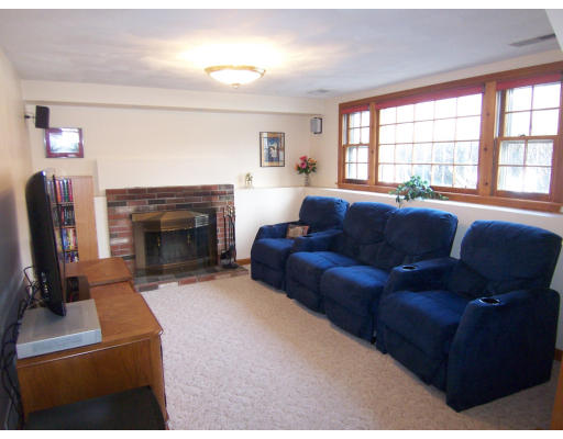 14 Hallowell Road Foxboro, MA 02035 - Photo 24 of 30 Gallery Image 24