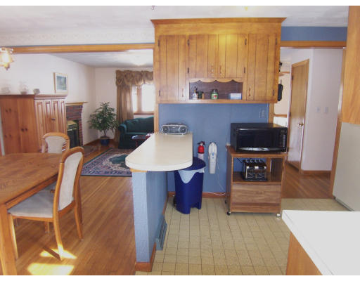 14 Hallowell Road Foxboro, MA 02035 - Photo 8 of 30 Gallery Image 8