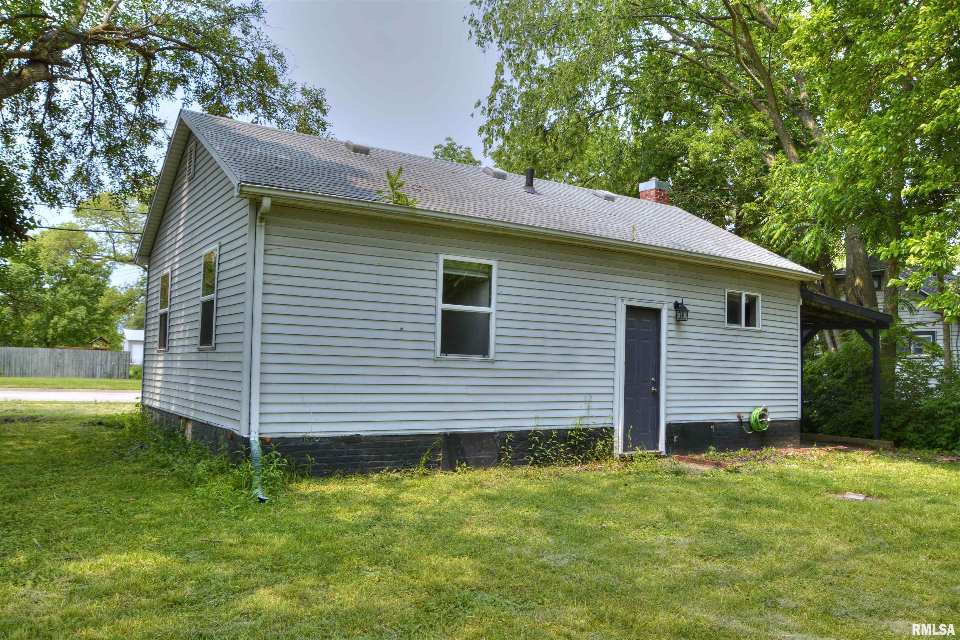 331 South Ward Street Macomb, IL 61455 - Photo 2 of 13