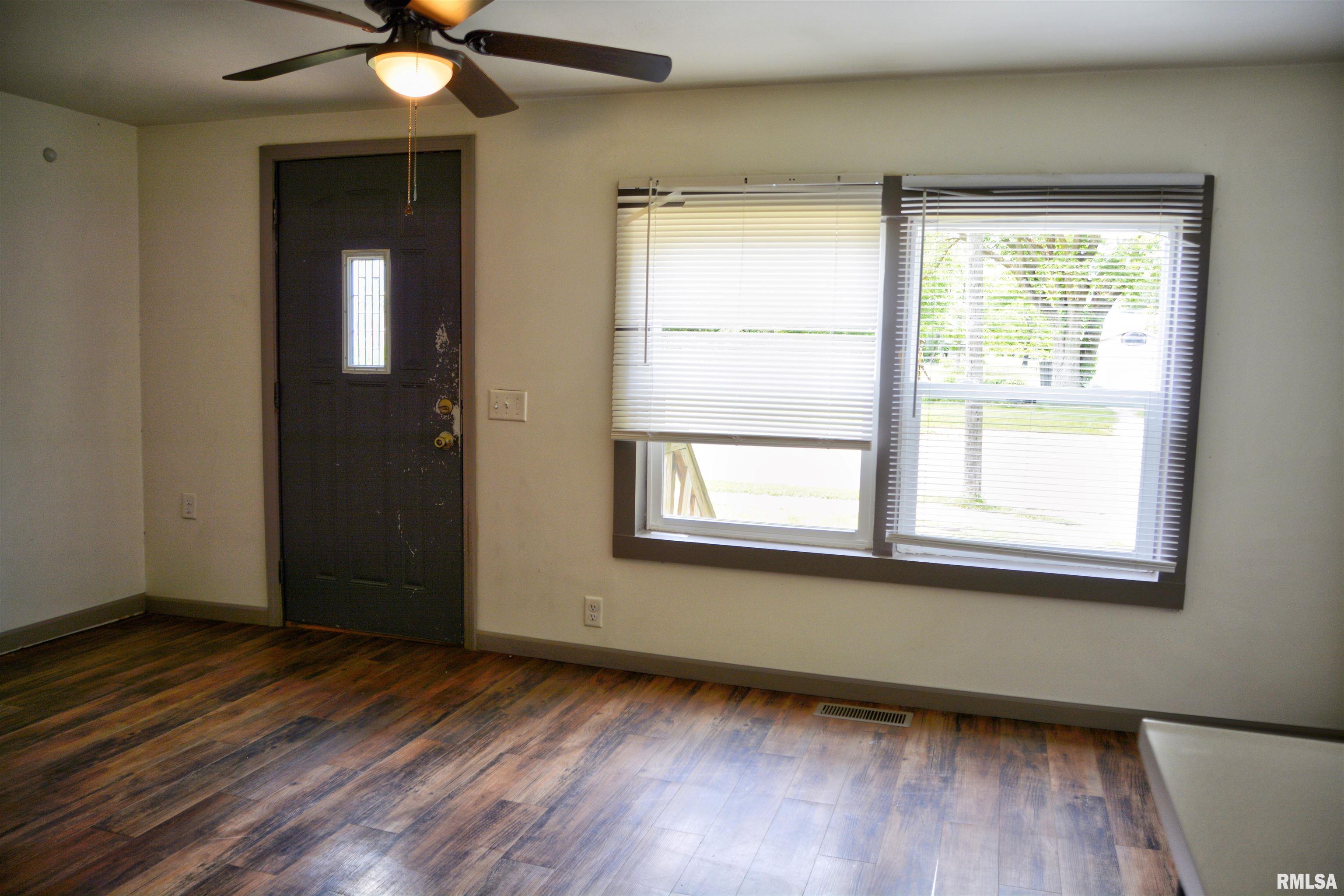 331 South Ward Street Macomb, IL 61455 - Photo 6 of 13