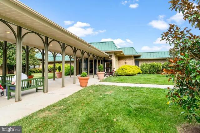 a view of a tennis court