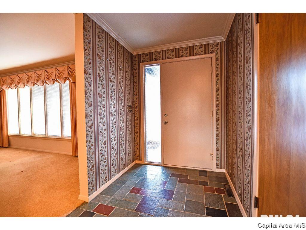 53 Greencastle Circle Springfield, IL 62712 - Photo 3 of 35