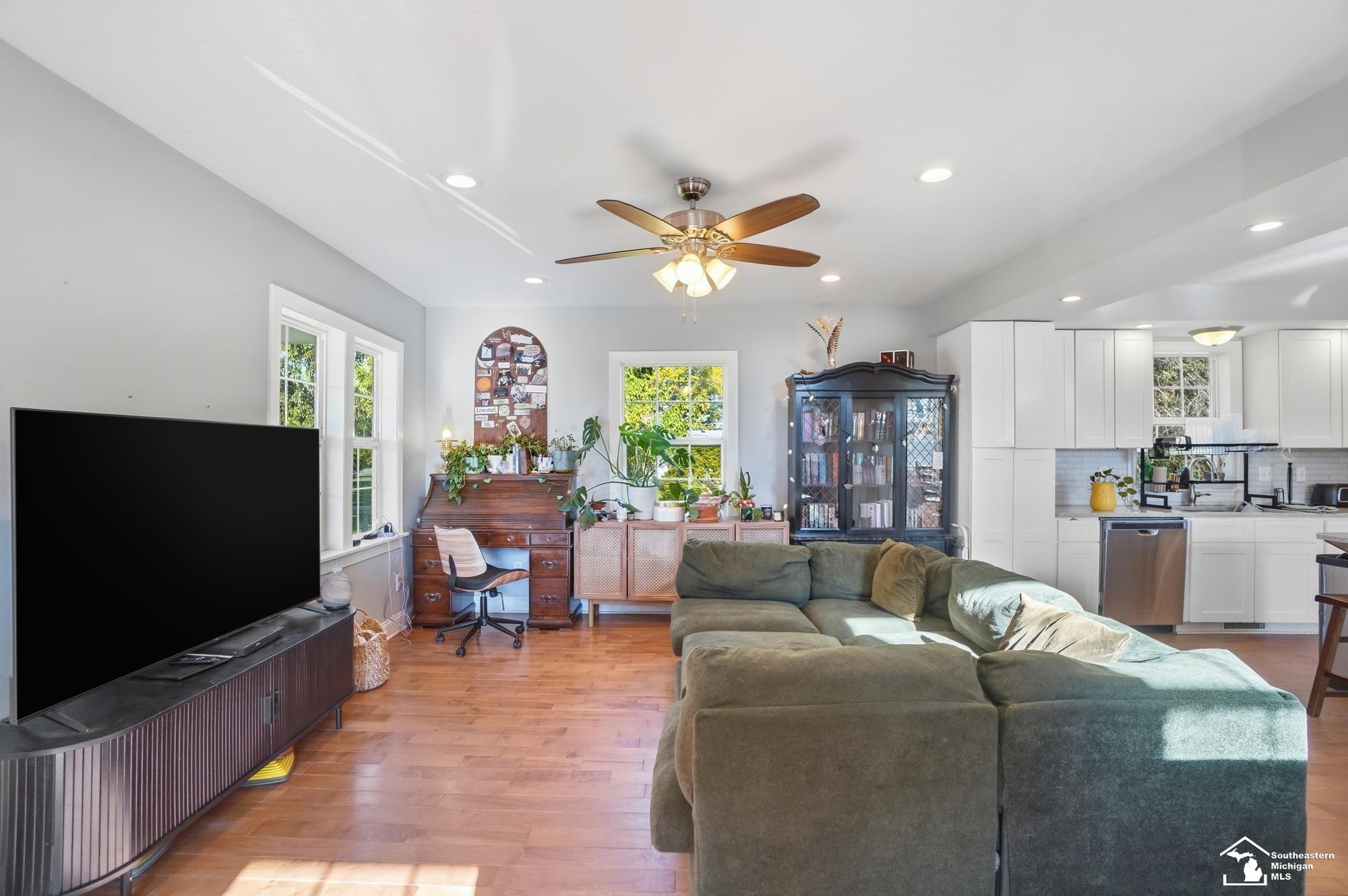 2634 Stewart Road Monroe, MI 48162 - Photo 7 of 43