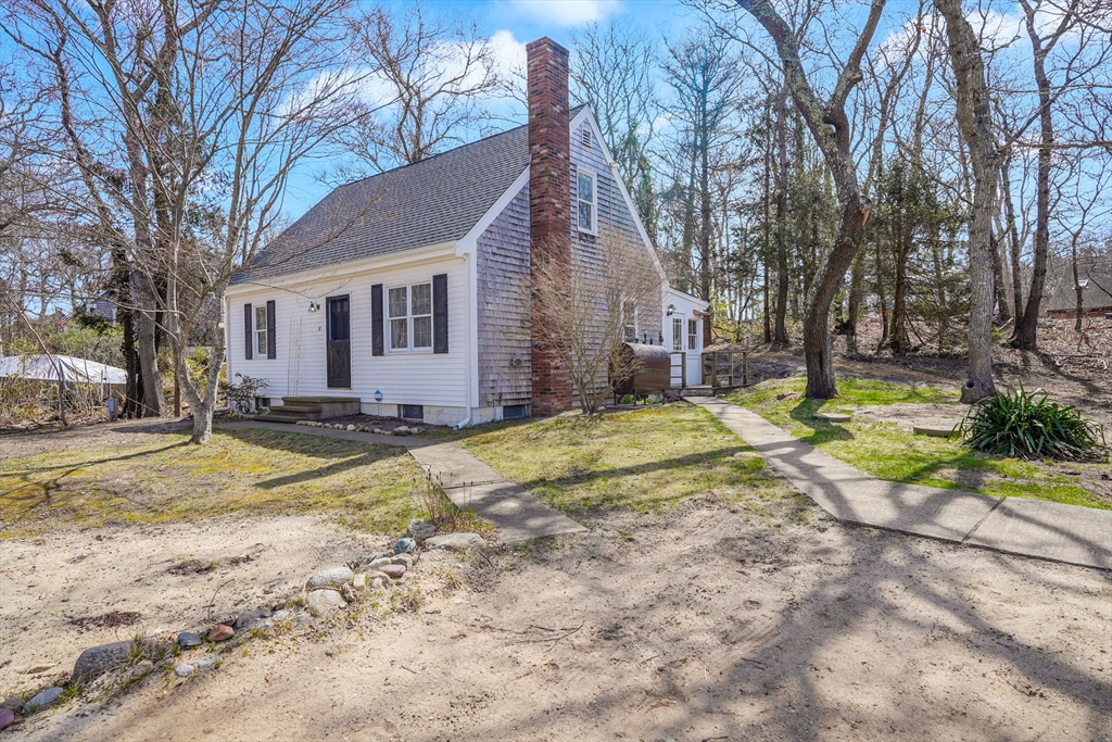 17 Mariner Road Tisbury, MA 02568 - Photo 5 of 26
