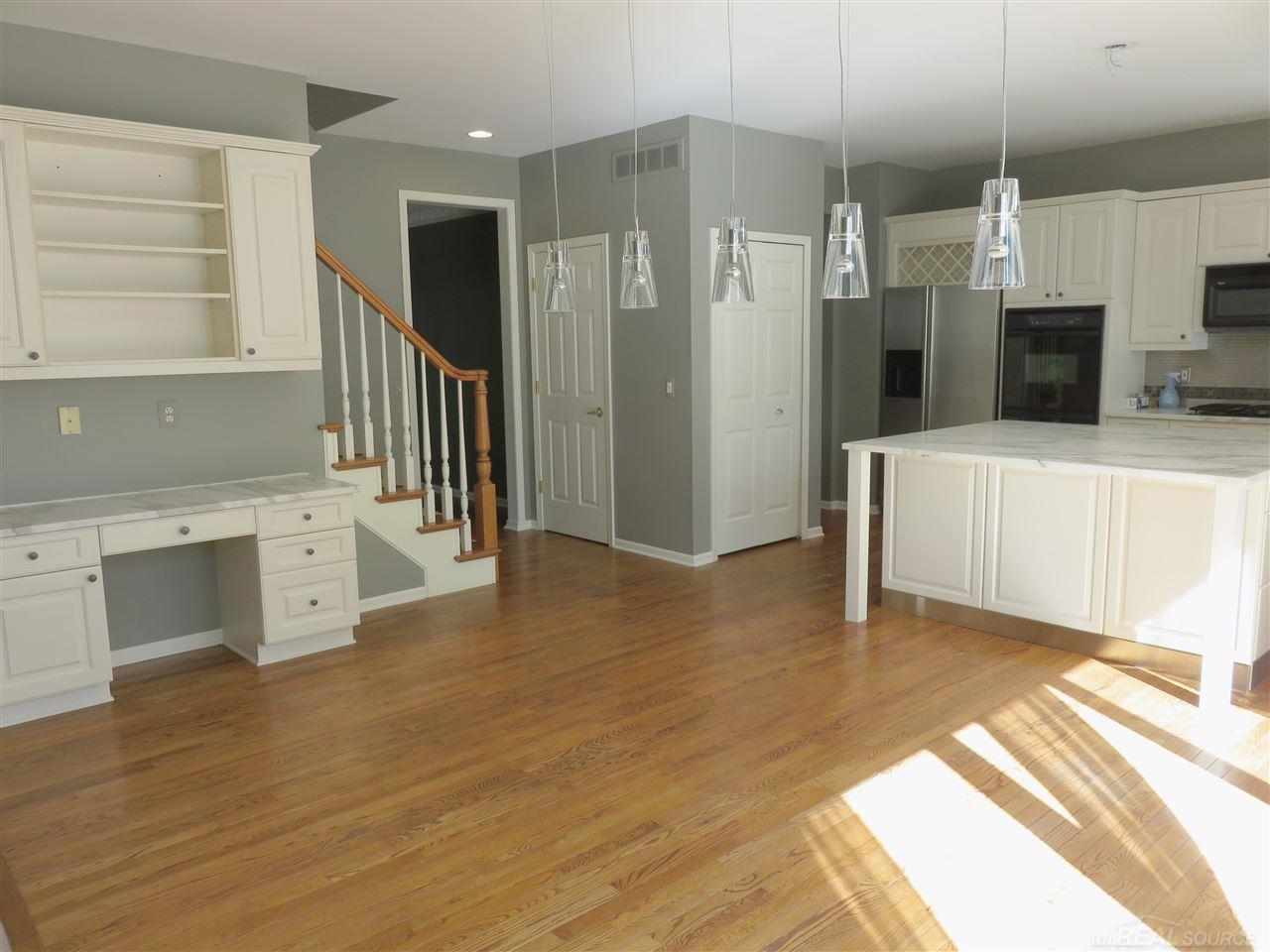 60680 Balmoral Way Rochester, MI 48306 - Photo 8 of 29 31275645-7.JPG