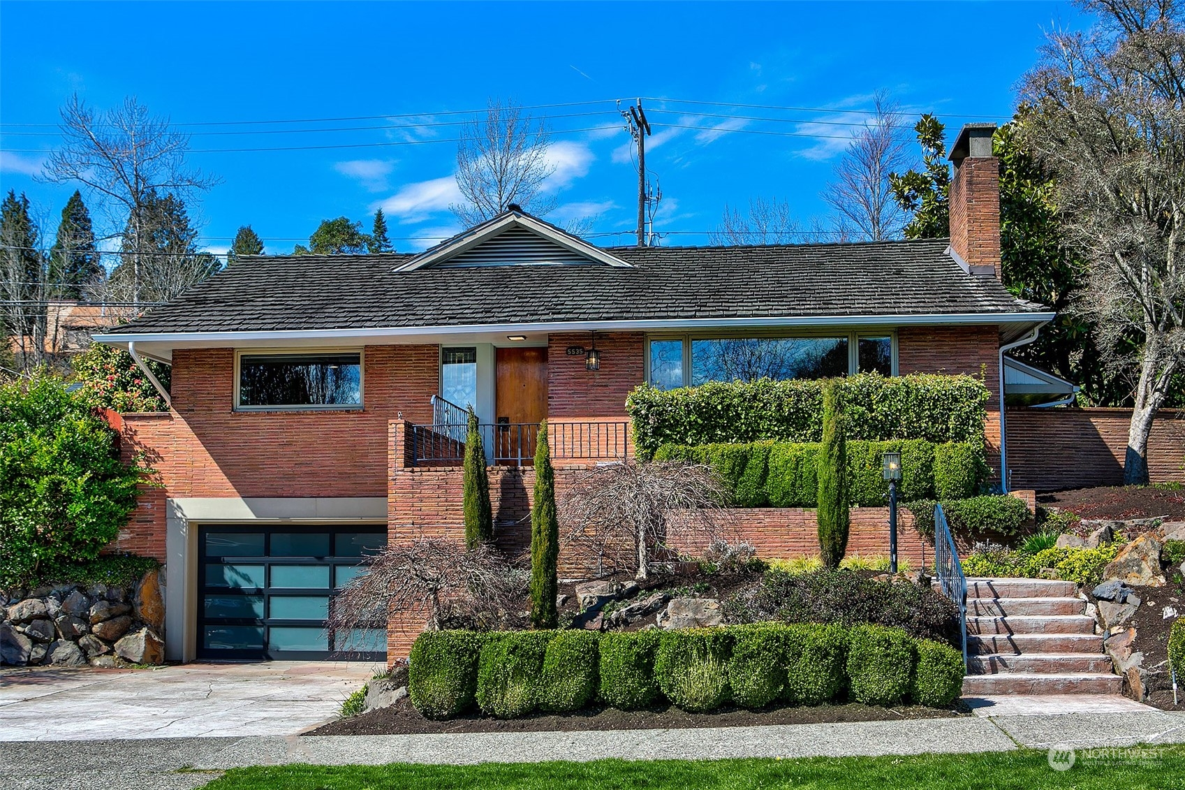5535 Coniston Road Northeast Seattle, WA 98105 - Photo 1 of 40 Gallery Image 1