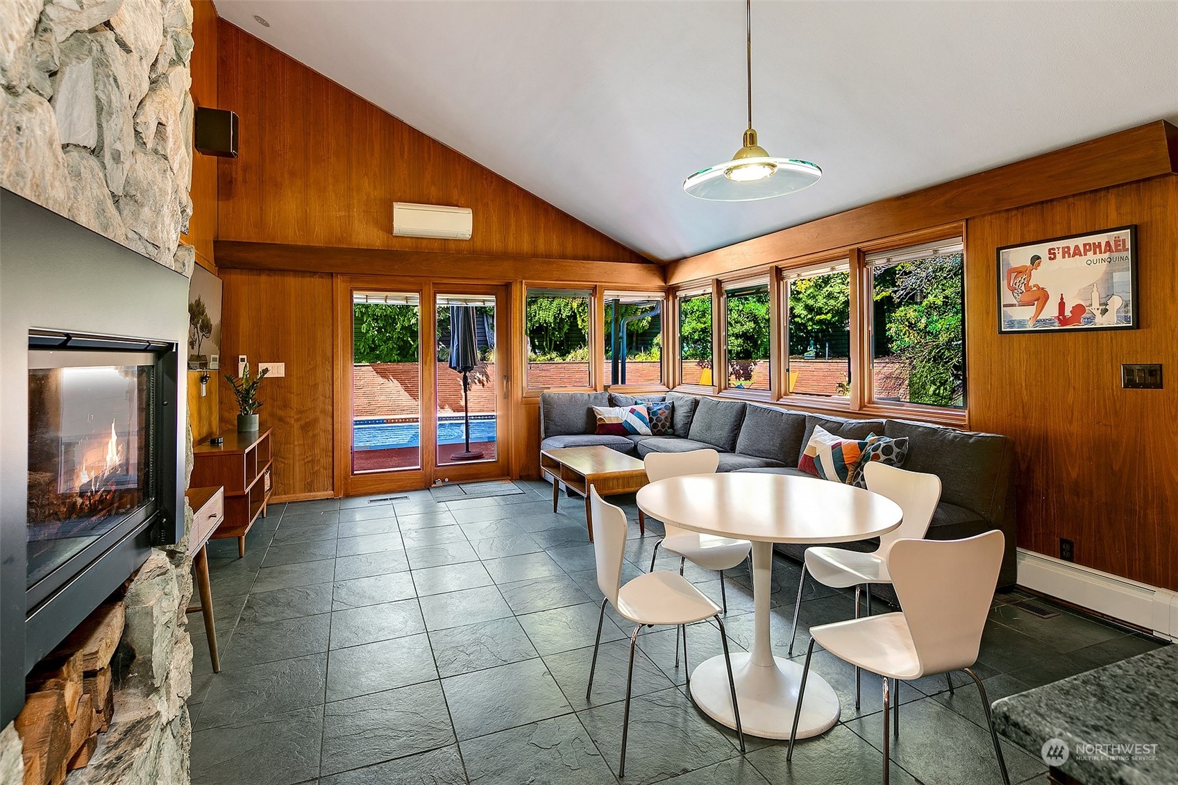 5535 Coniston Road Northeast Seattle, WA 98105 - Photo 12 of 40 Gallery Image 12