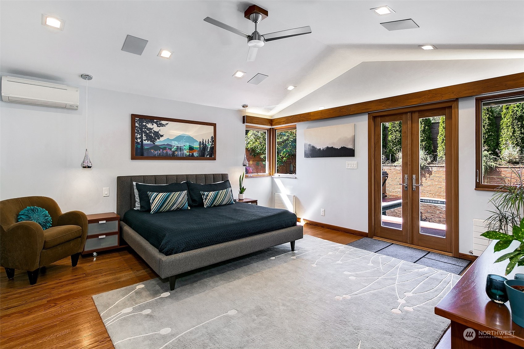 5535 Coniston Road Northeast Seattle, WA 98105 - Photo 15 of 40 Gallery Image 15