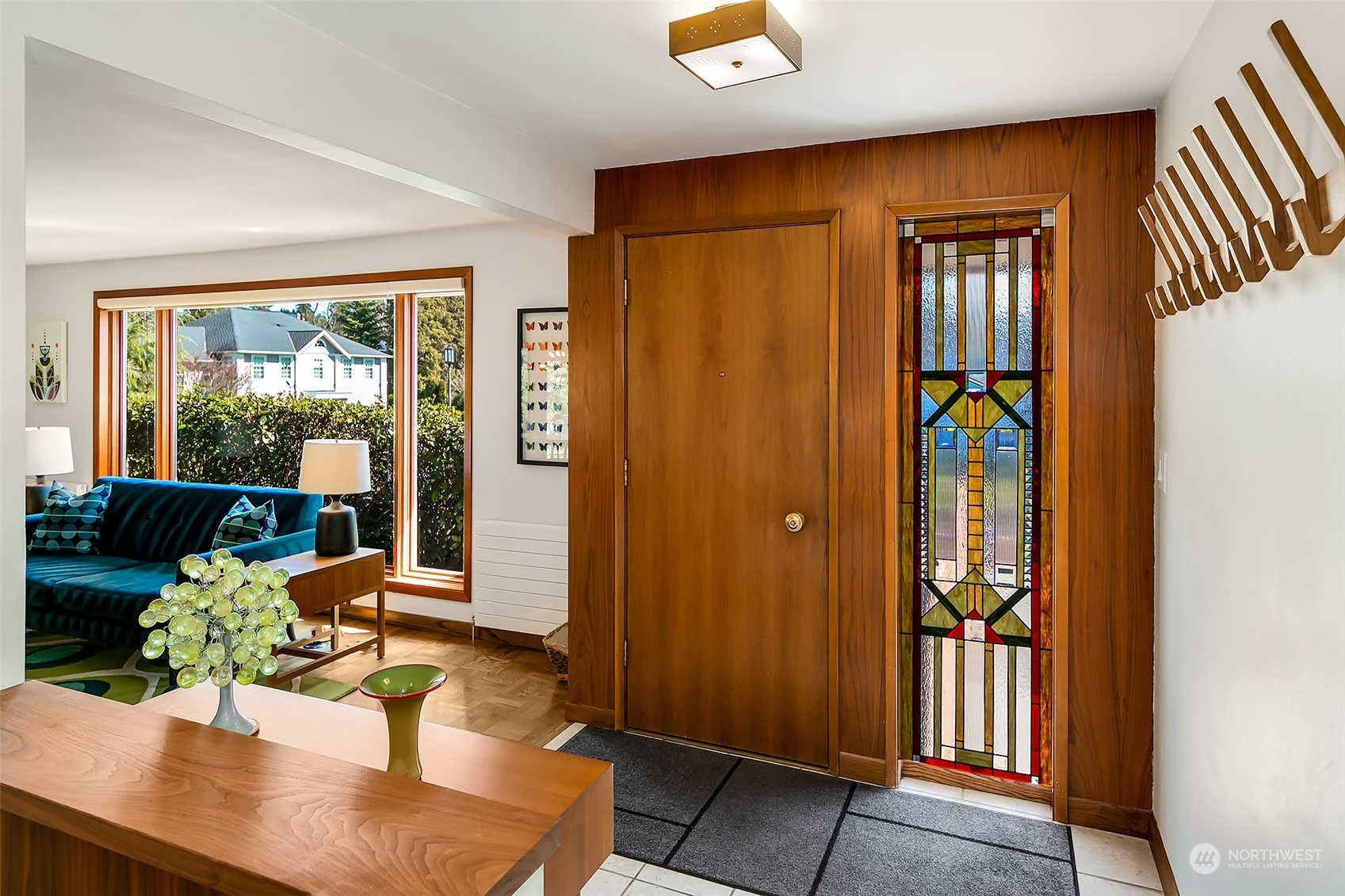5535 Coniston Road Northeast Seattle, WA 98105 - Photo 2 of 40 Gallery Image 2