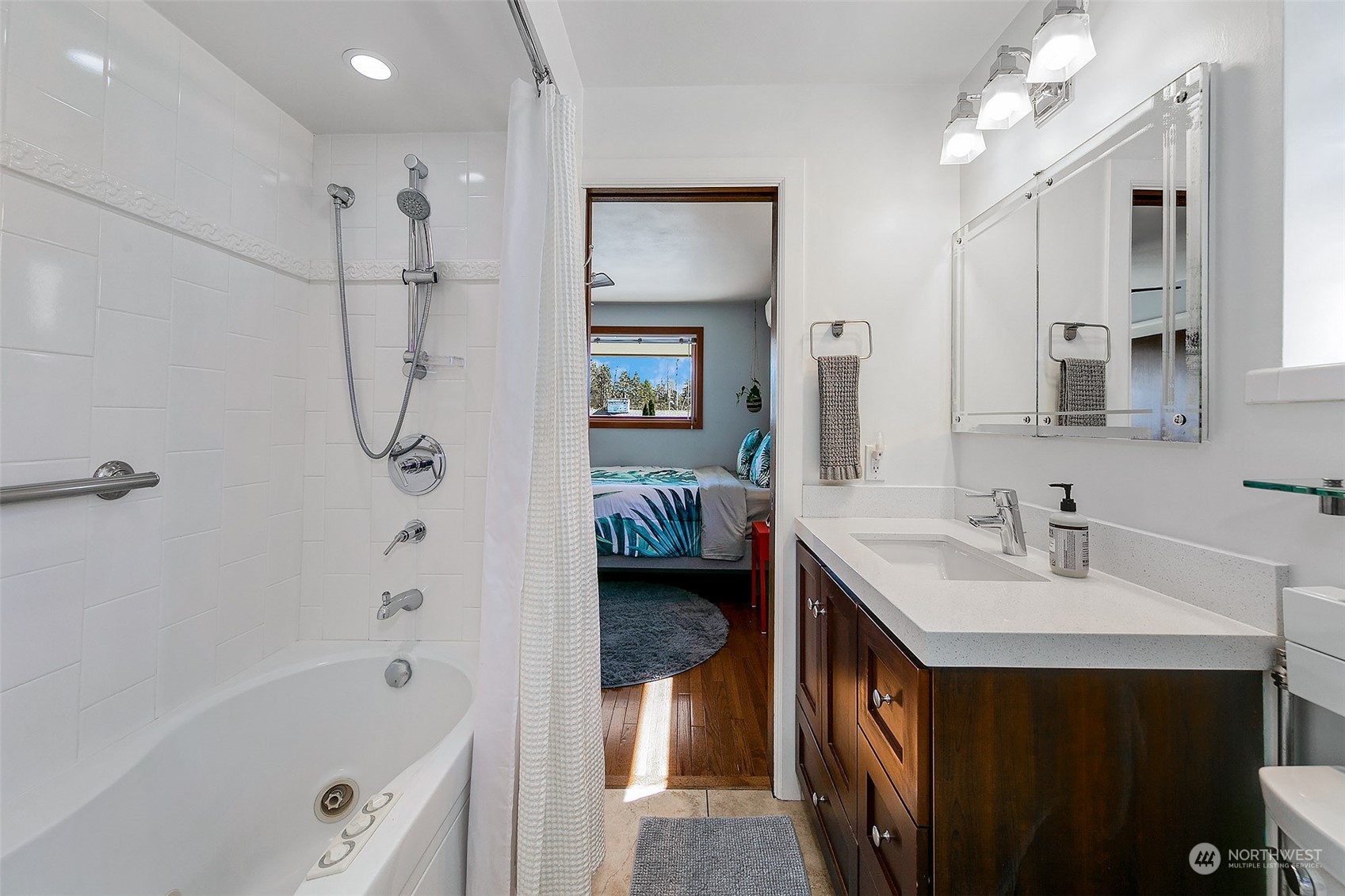 5535 Coniston Road Northeast Seattle, WA 98105 - Photo 21 of 40 Gallery Image 21