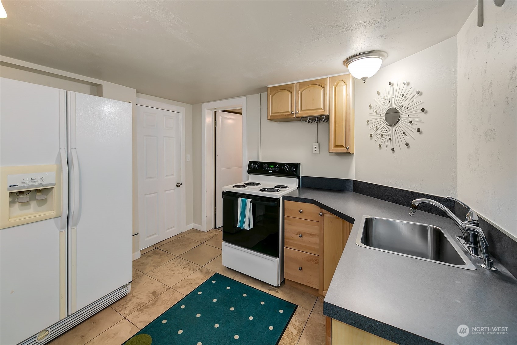 5535 Coniston Road Northeast Seattle, WA 98105 - Photo 27 of 40 Gallery Image 27