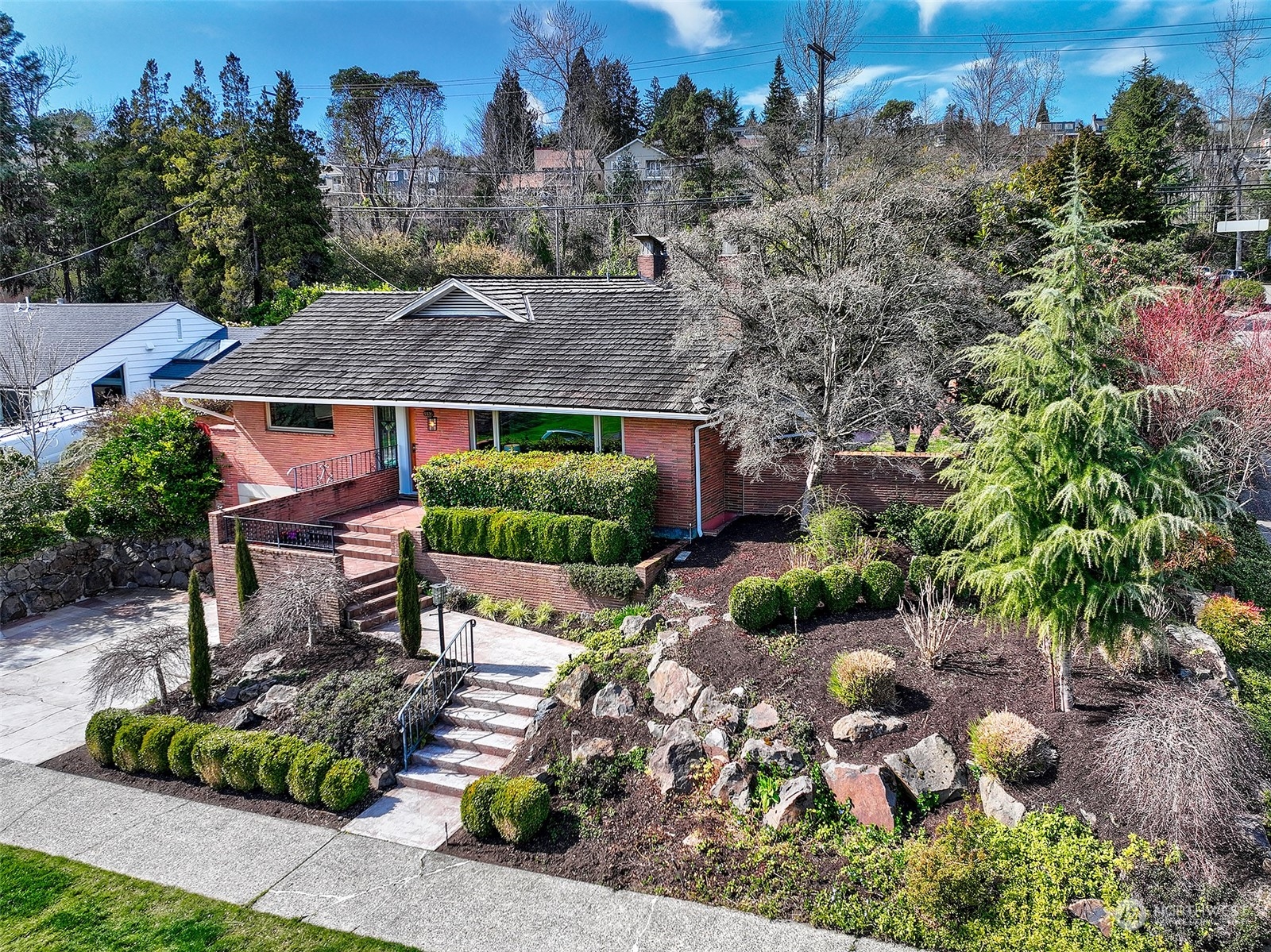 5535 Coniston Road Northeast Seattle, WA 98105 - Photo 33 of 40 Gallery Image 33