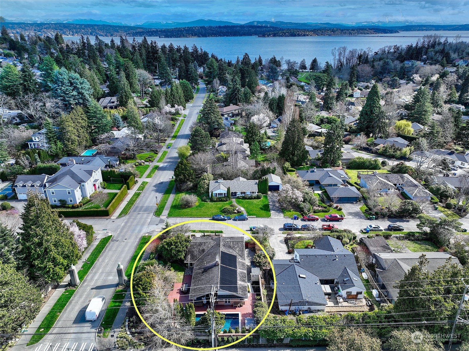5535 Coniston Road Northeast Seattle, WA 98105 - Photo 36 of 40 Gallery Image 36