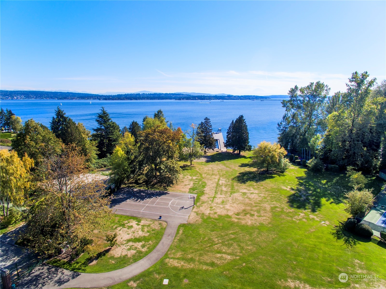 5535 Coniston Road Northeast Seattle, WA 98105 - Photo 38 of 40 Gallery Image 38