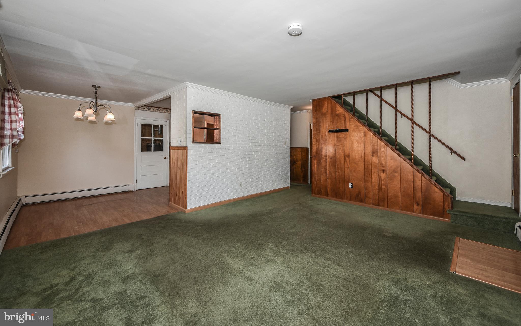 1007 Delray Street Philadelphia, PA 19116 - Photo 13 of 30 Living Room
