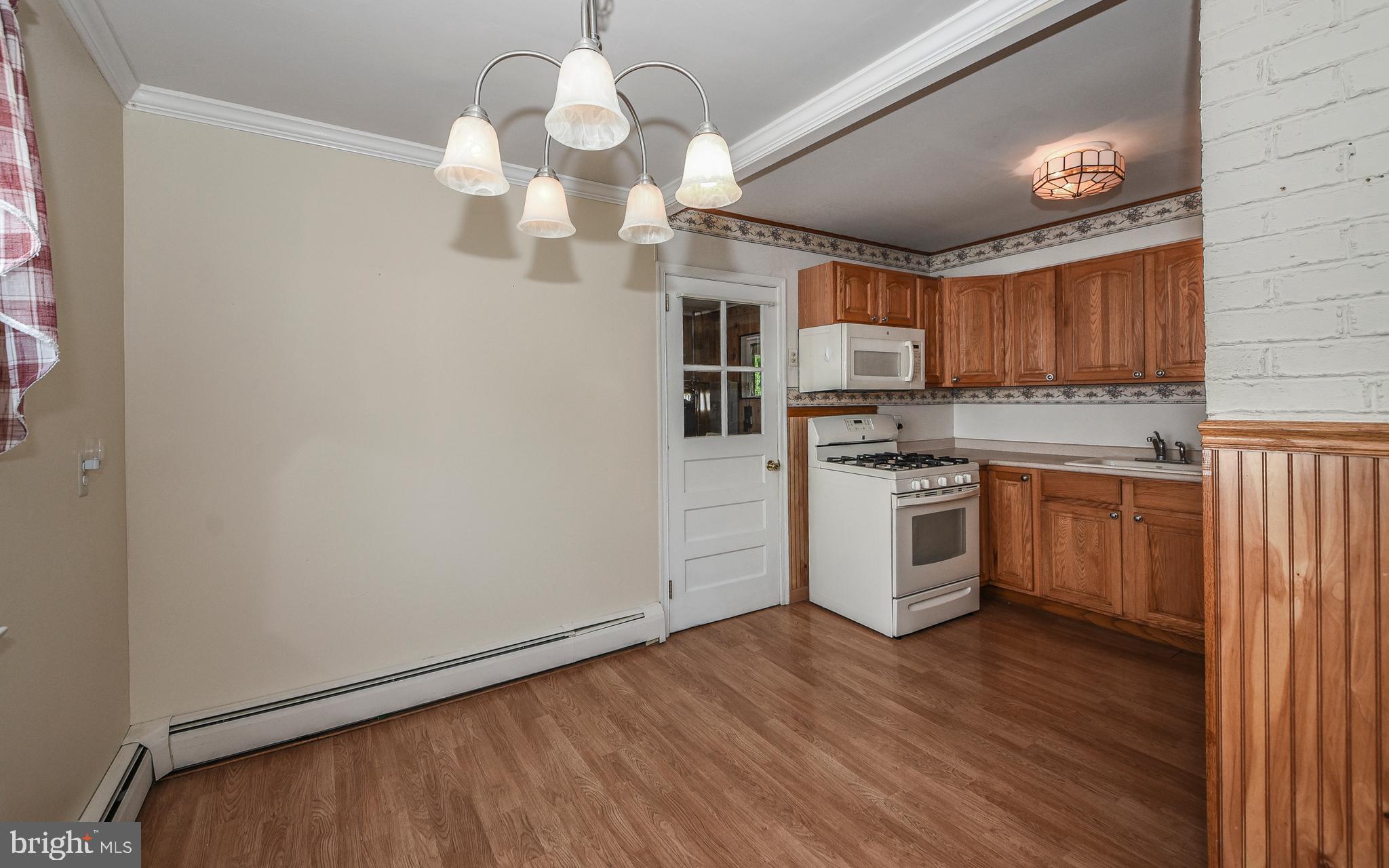 1007 Delray Street Philadelphia, PA 19116 - Photo 14 of 30 Dining Room/ Kitchen
