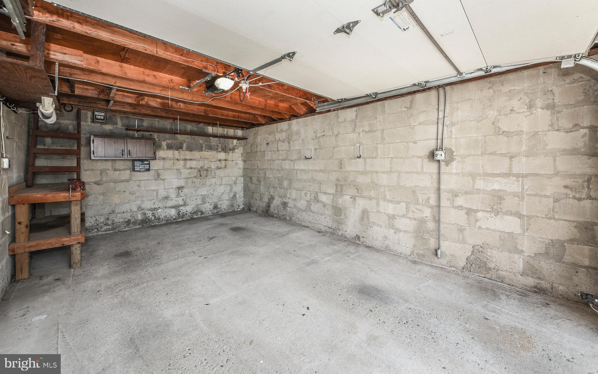 1007 Delray Street Philadelphia, PA 19116 - Photo 30 of 30 Oversized Garage