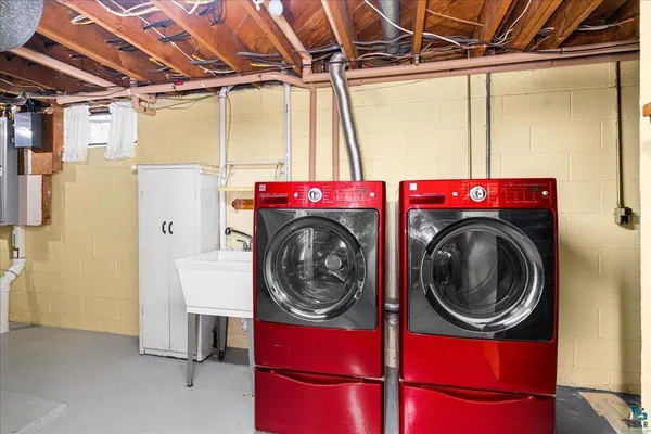 $320,000 | 409 Park Avenue, Cloquet, MN 55720