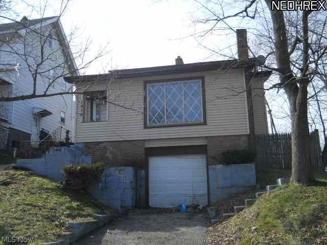 1814 Grantham Road Cleveland, OH 44112 - Photo 1 of 10