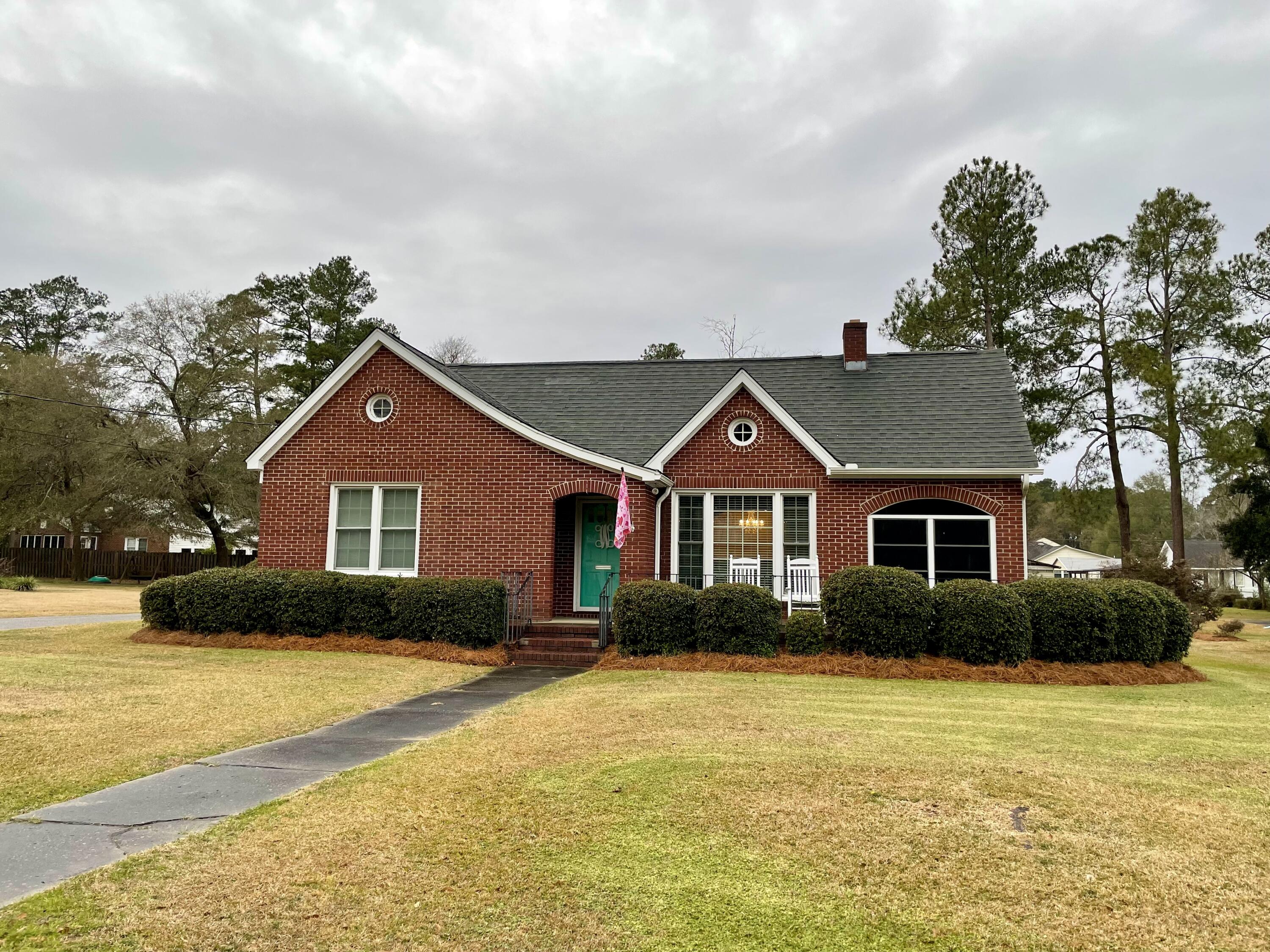 601 Horne Street St. George, SC 29477 - Photo 1 of 17 601 Horne St